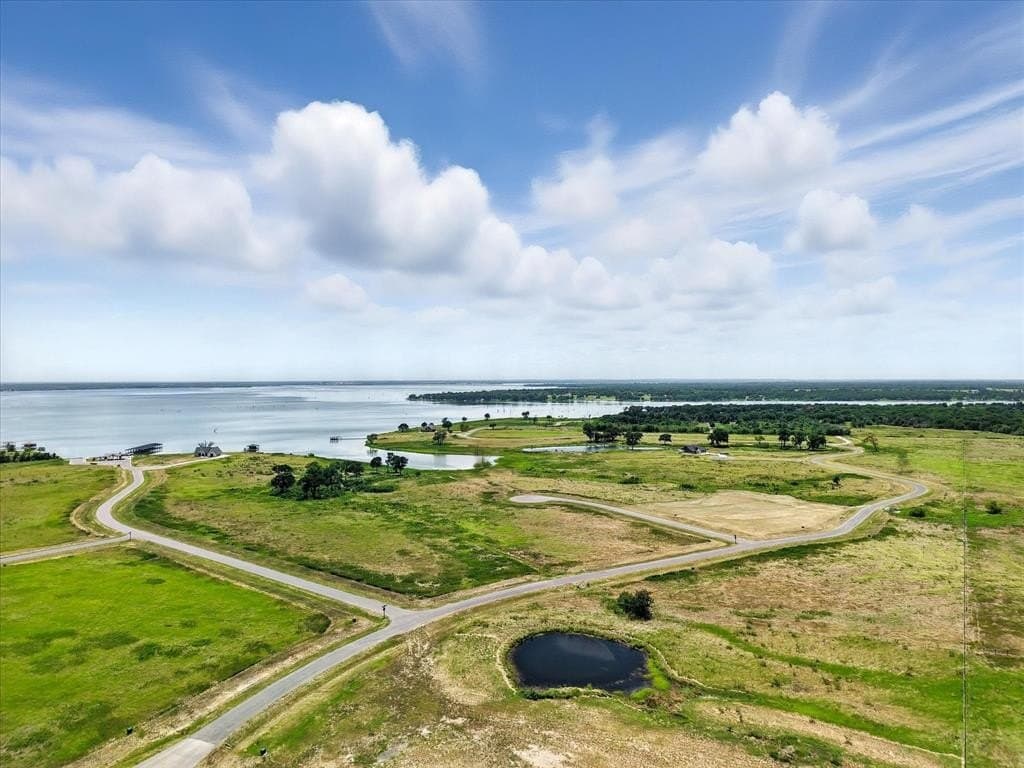 1.05 acres in Navarro County - photo 37