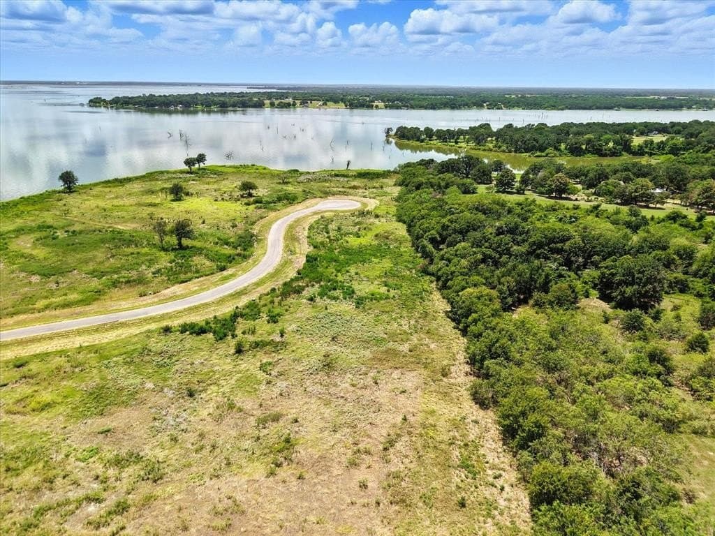 1.05 acres in Navarro County - photo 4