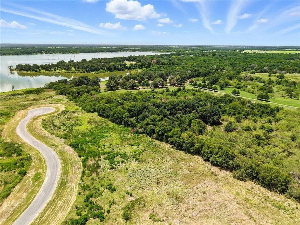 1.05 acres in Navarro County - photo 33
