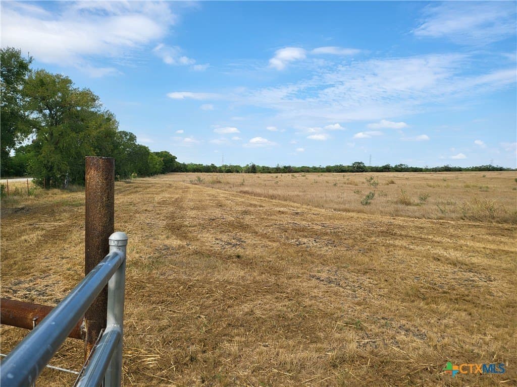 67.72 acres in Guadalupe County - photo 3