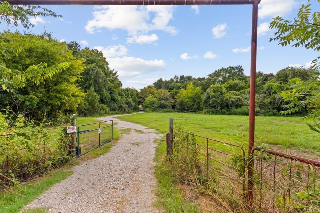 19.78 acres in Kaufman County - photo 2