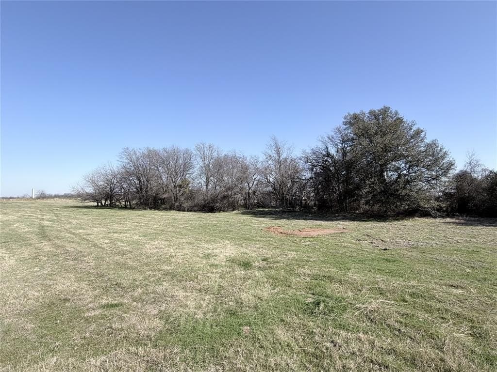 1 acres in Hill County - photo 2