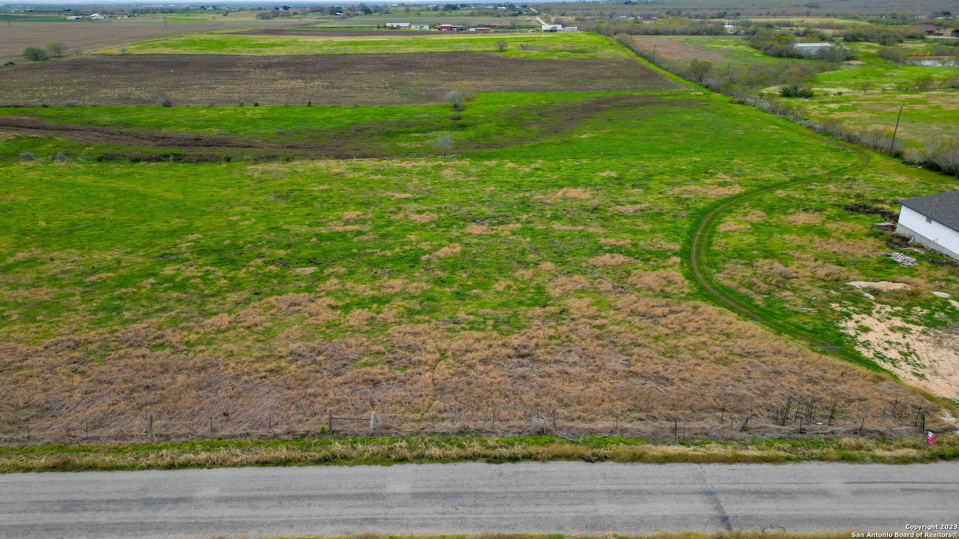 1.25 acres in Guadalupe County - photo 4