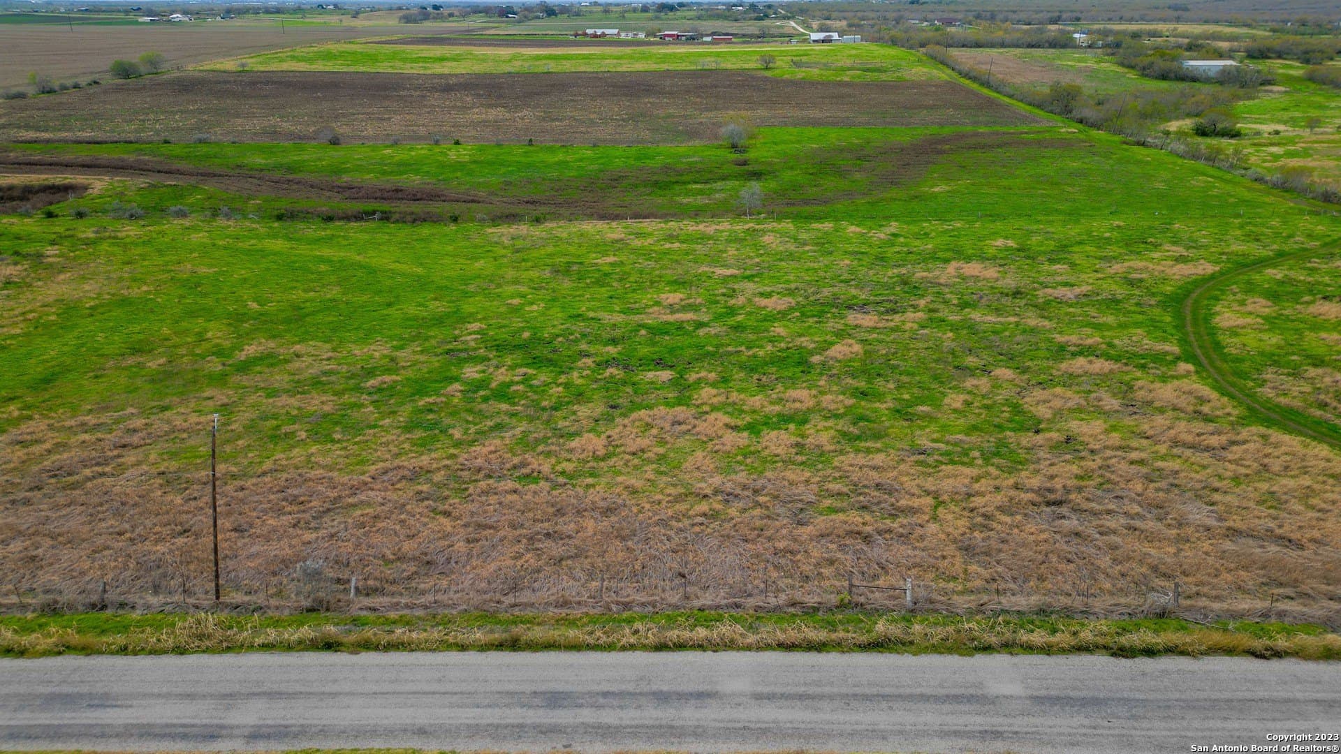 1.25 acres in Guadalupe County - photo 2