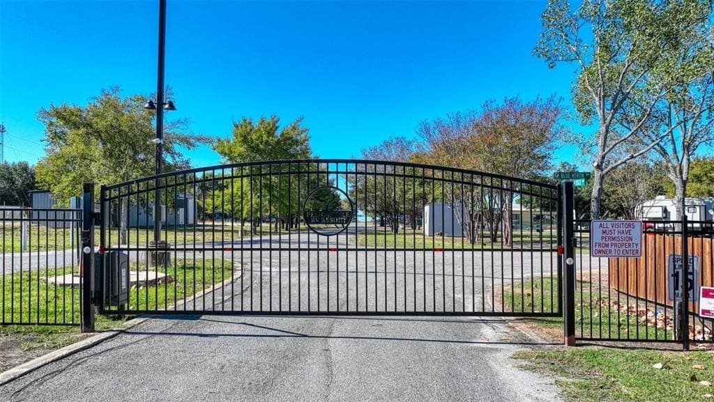 0.06 acres in Navarro County - photo 24