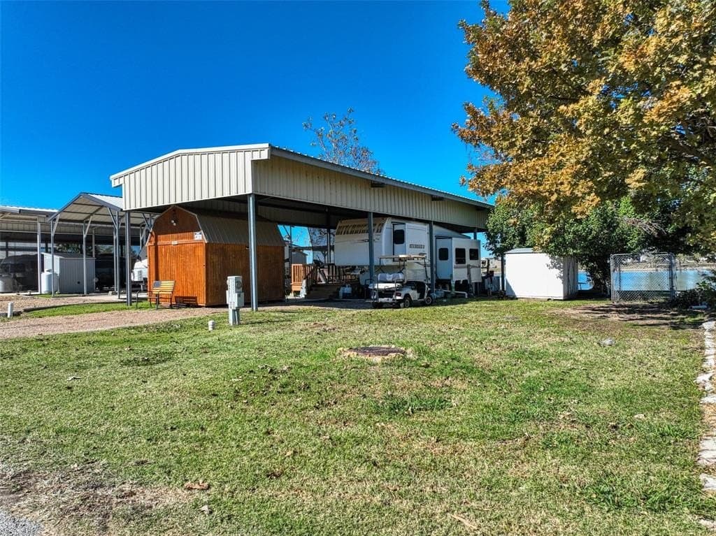 0.06 acres in Navarro County - photo 13