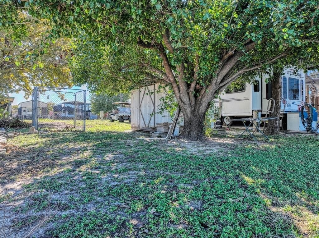 0.06 acres in Navarro County - photo 10