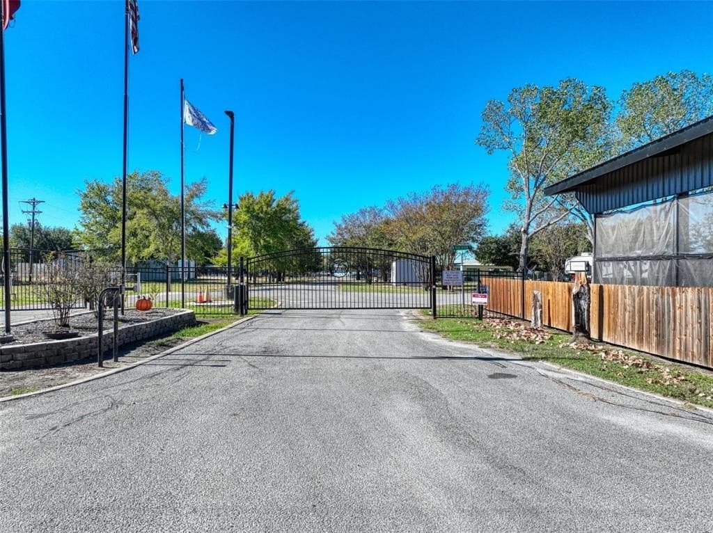 0.06 acres in Navarro County - photo 26