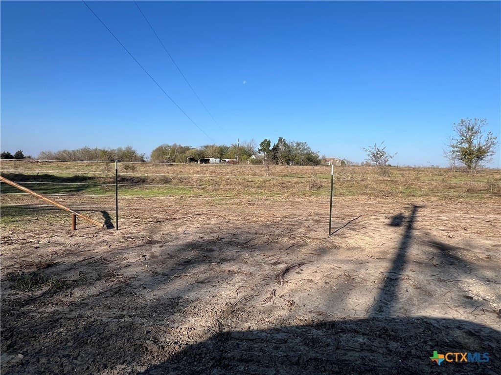 20 acres in Milam County - photo 3
