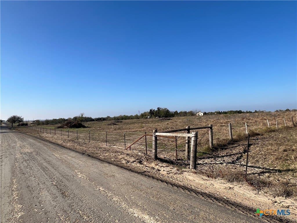 20 acres in Milam County - photo 2