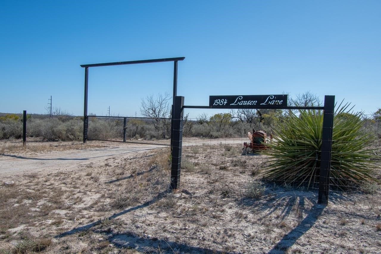 10.88 acres in Val Verde County - photo 2