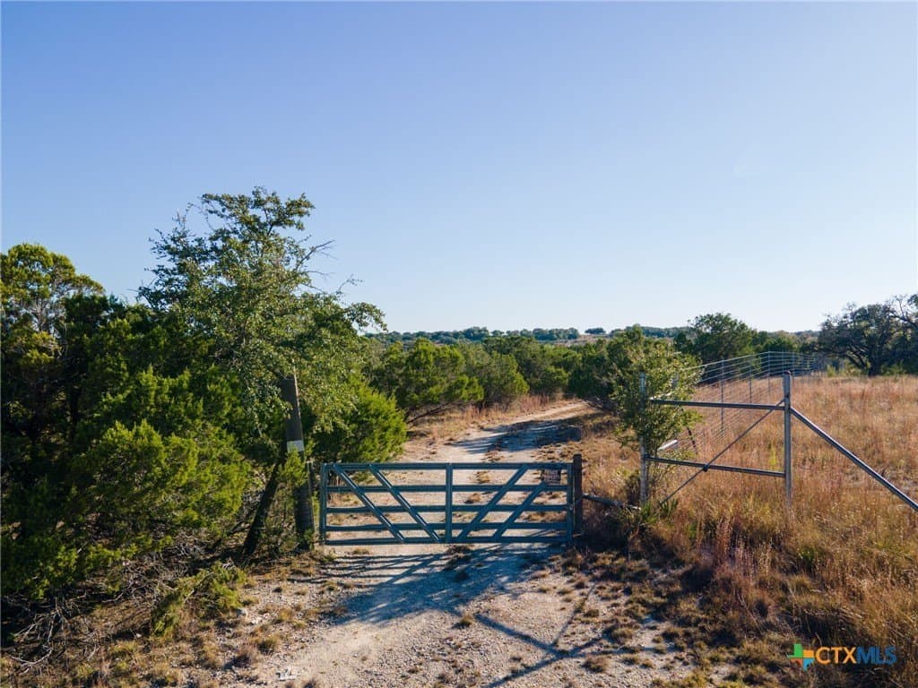 16.38 acres in Lampasas County - photo 3