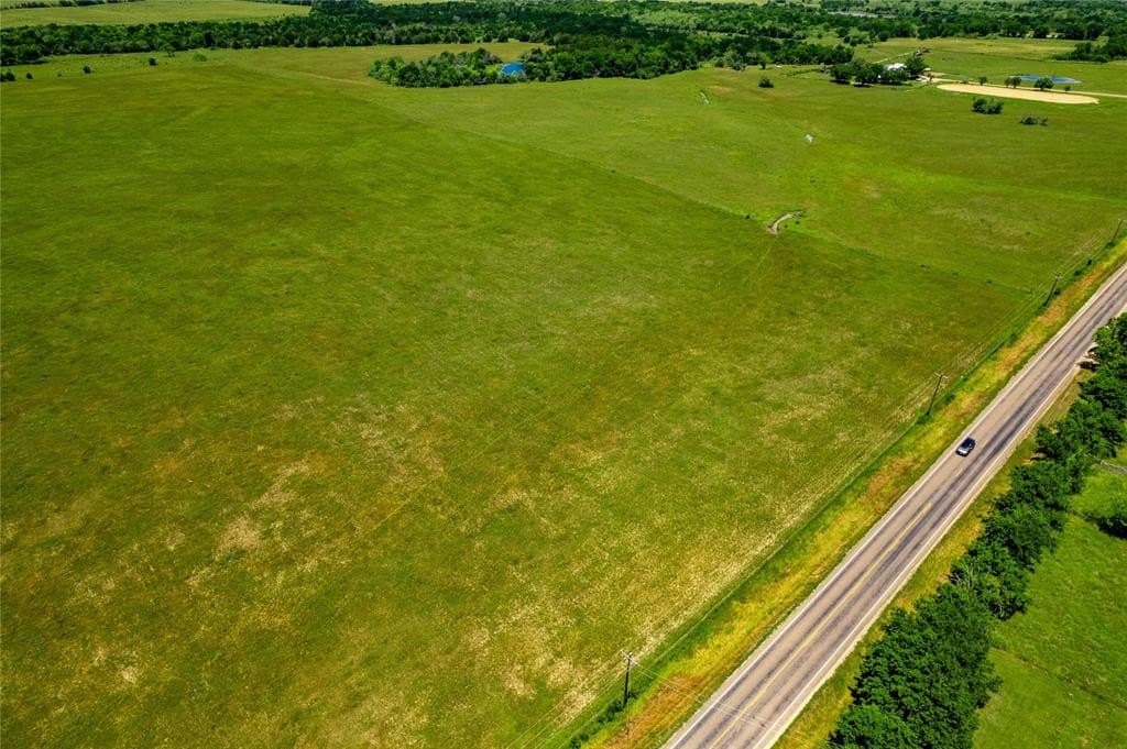 10 acres in Kaufman County - photo 2