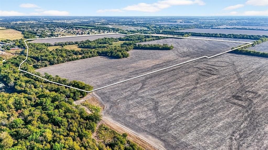 130.44 acres in Collin County - photo 4