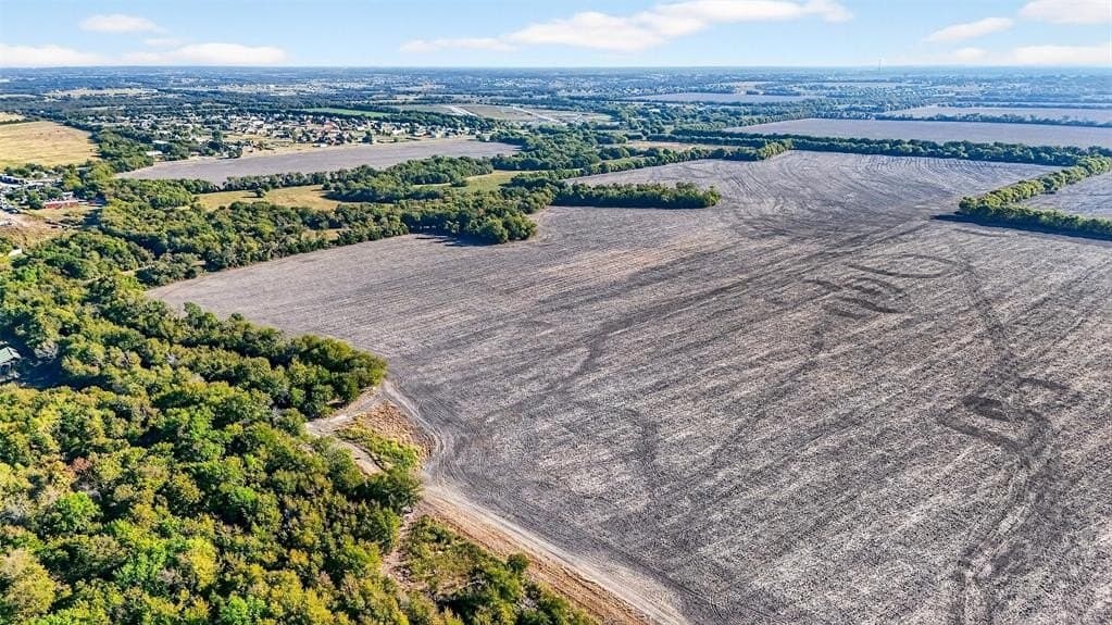 130.44 acres in Collin County - photo 3