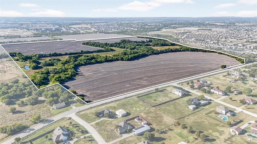 130.44 acres in Collin County - photo 2