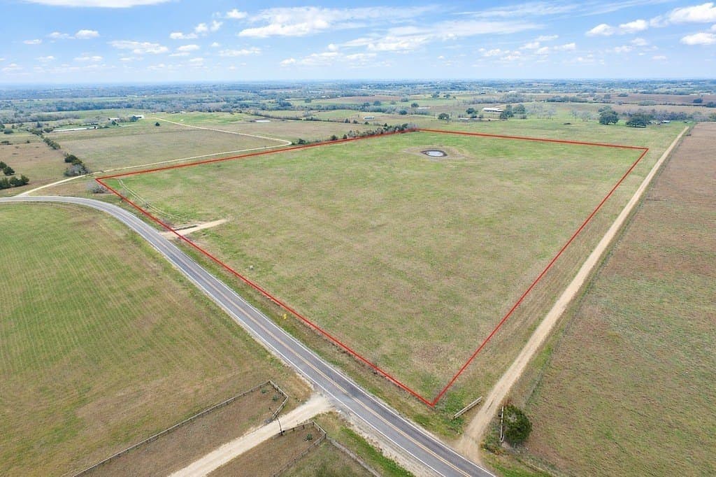 32.14 acres in Colorado County - photo 4