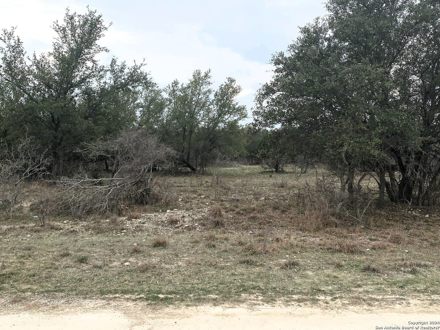 0.47 acres in Bandera County - photo 2