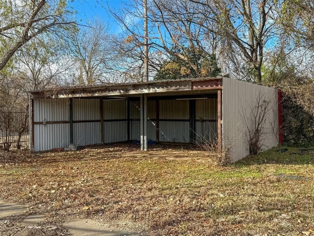 0.37 acres in Johnson County - photo 6