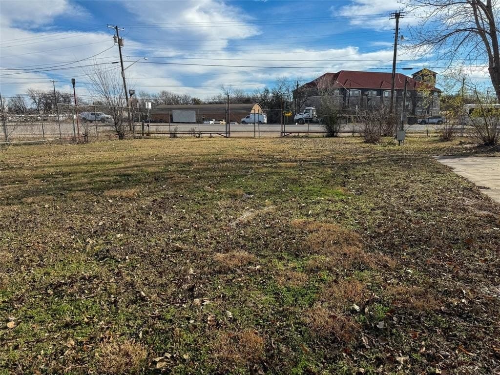 0.37 acres in Johnson County - photo 11