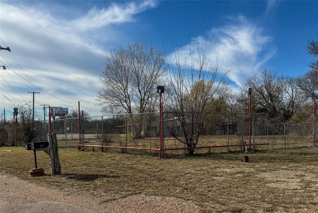 0.37 acres in Johnson County - photo 3