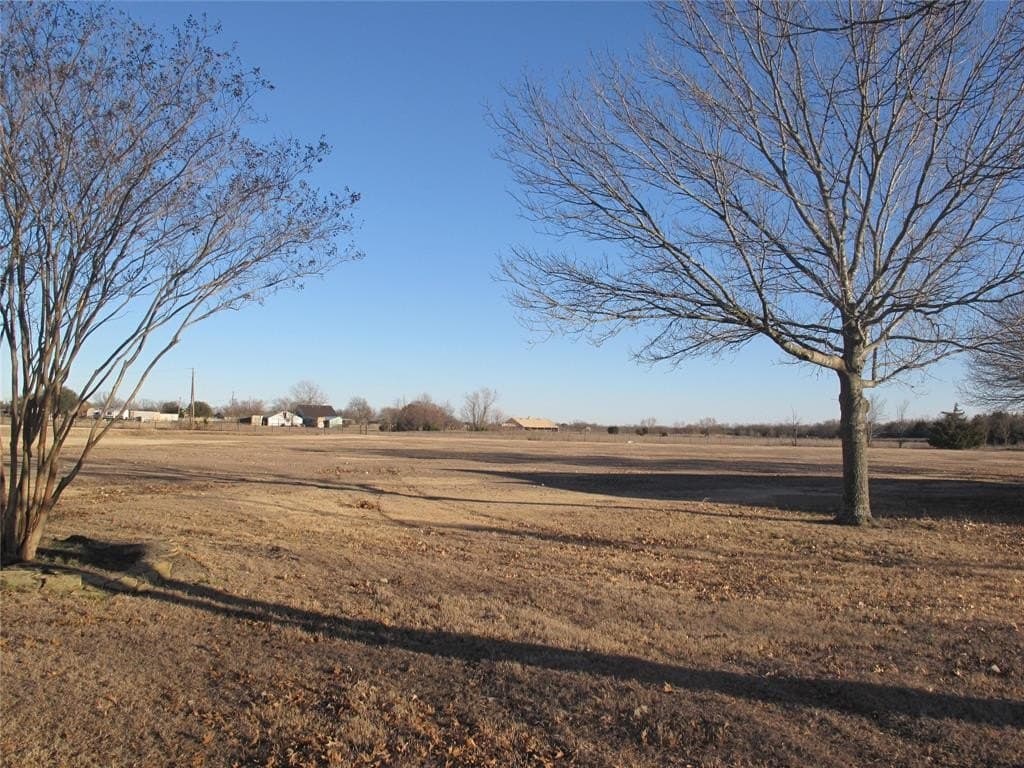 1.61 acres in Ellis County - photo 3