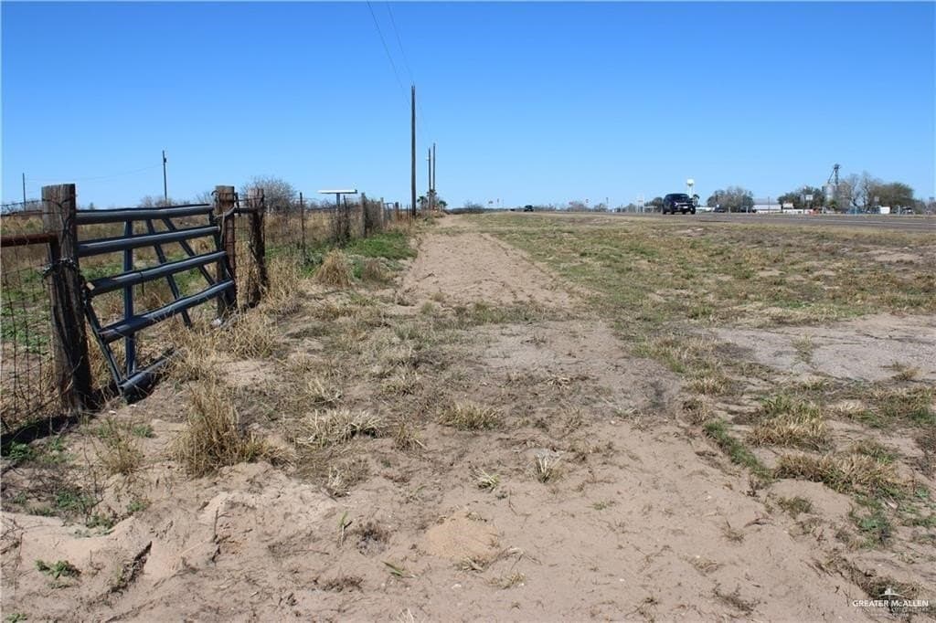 5.82 acres in Brooks County - photo 3