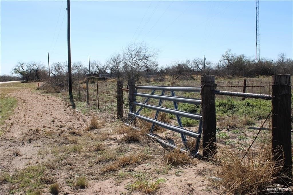 5.82 acres in Brooks County - photo 2