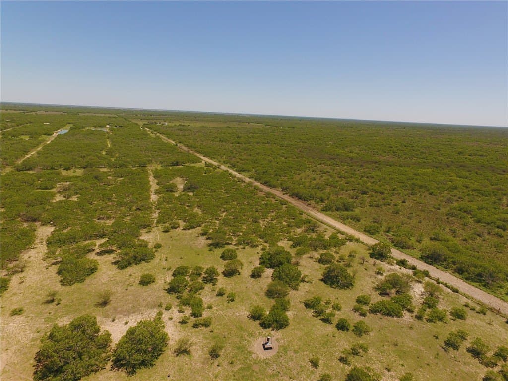 158.31 acres in Kleberg County - photo 2