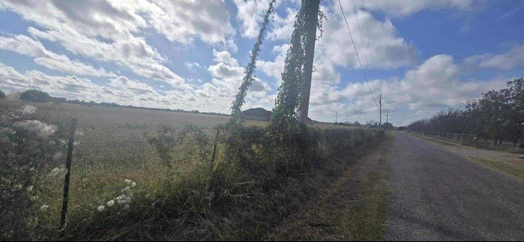 5.1 acres in Maverick County - photo 4