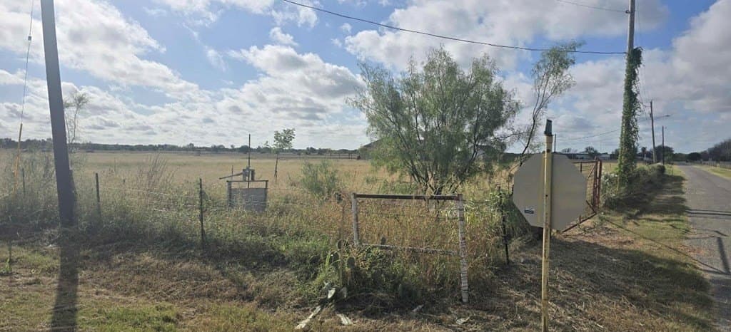 5.1 acres in Maverick County - photo 2