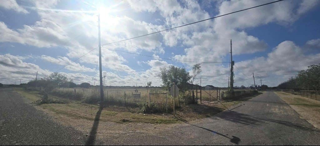 5.1 acres in Maverick County - photo 5