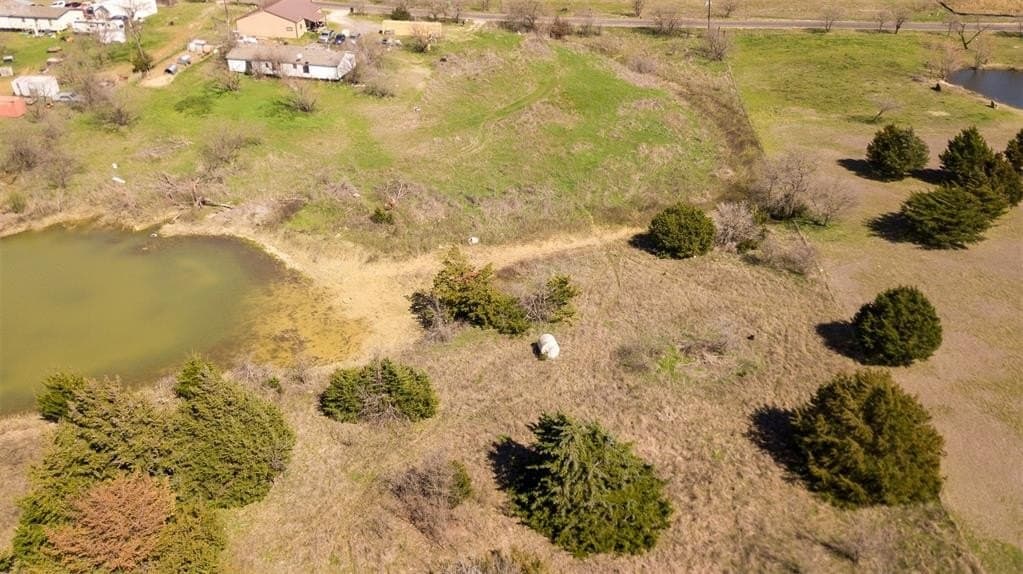 2 acres in Ellis County - photo 9