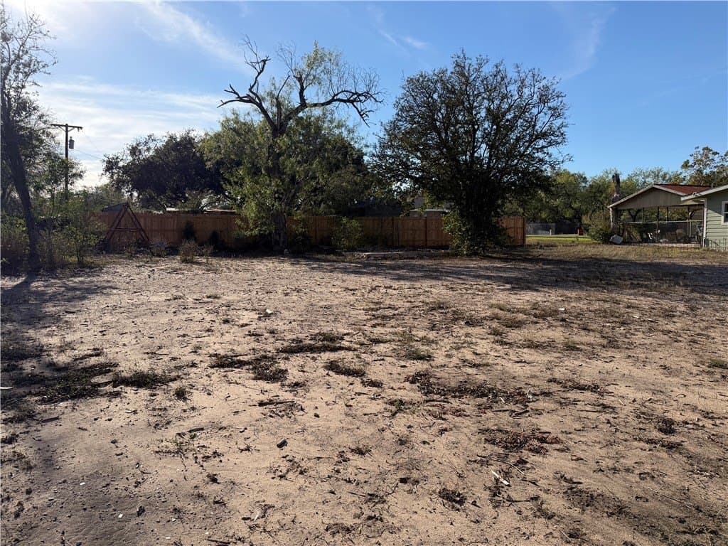 0.26 acres in Live Oak County - photo 2