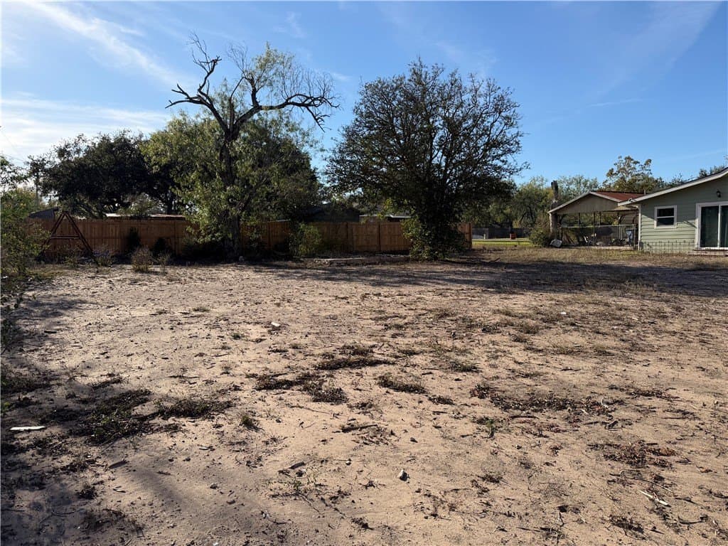 0.26 acres in Live Oak County - photo 4