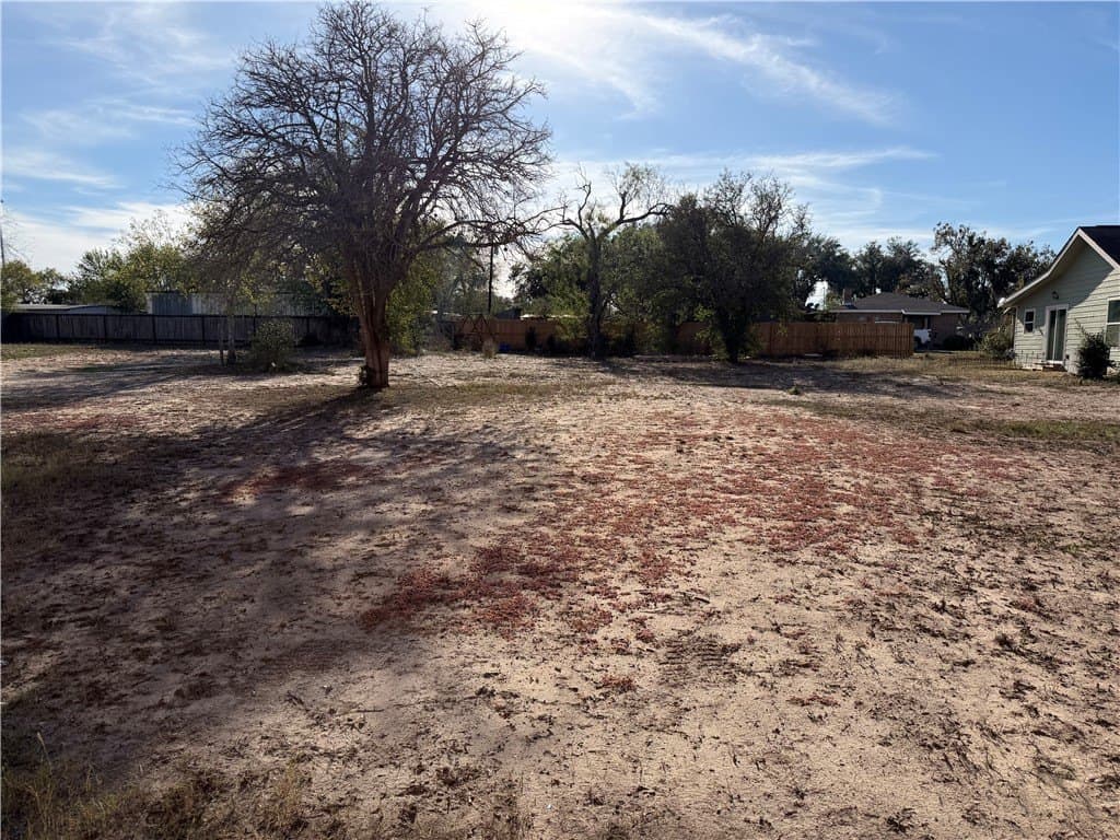0.26 acres in Live Oak County - photo 5