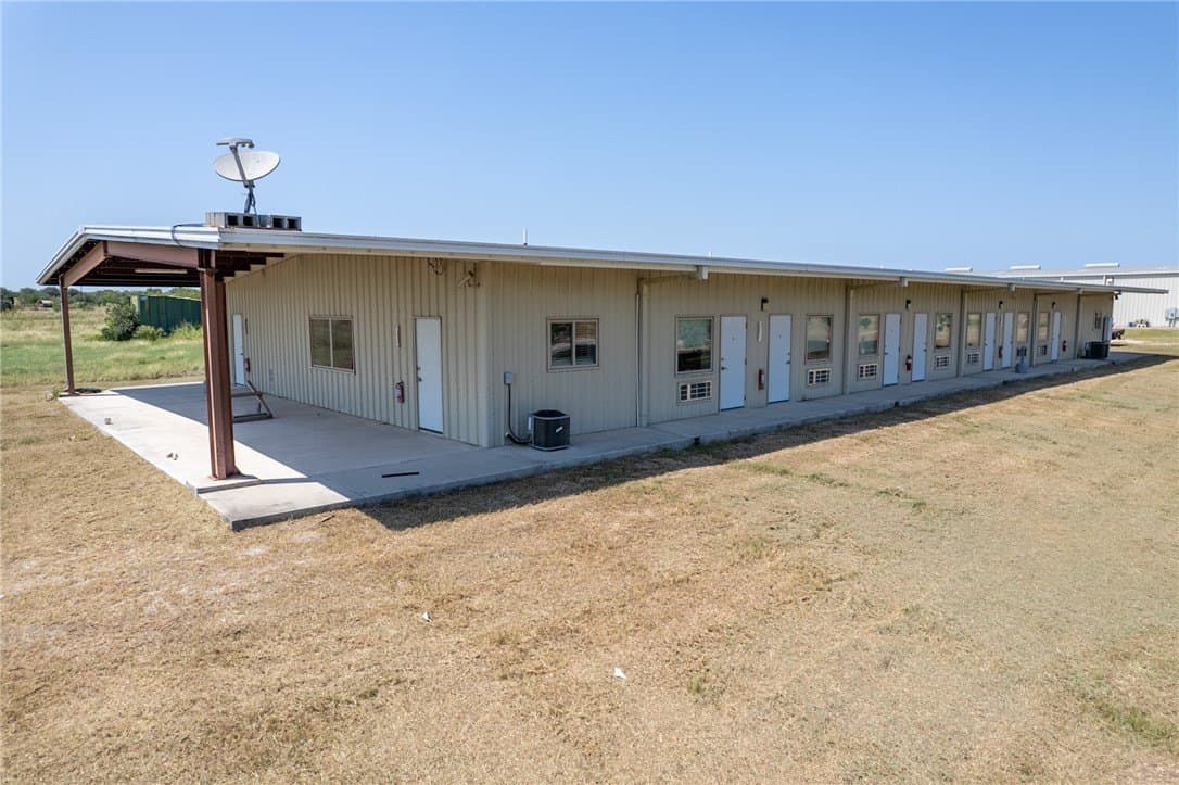 22 acres in Bee County - photo 9