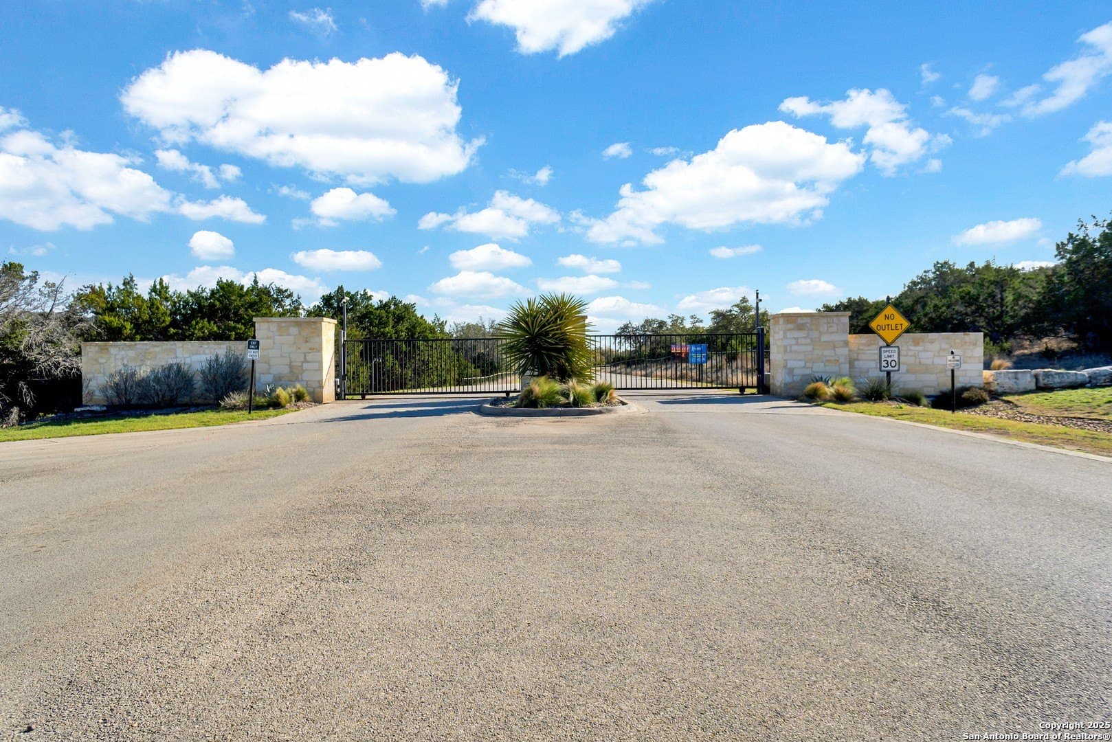 1.5 acres in Comal County - photo 2