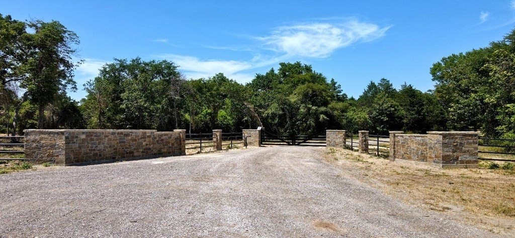 40.44 acres in Henderson County - photo 6