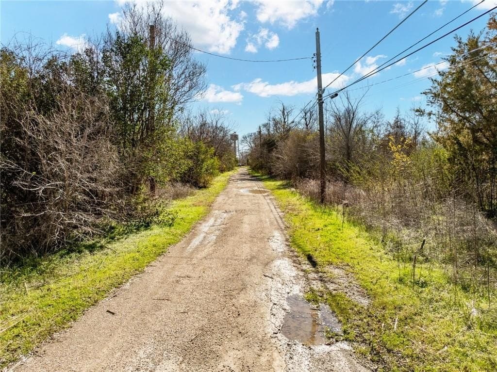 0.25 acres in McLennan County - photo 7