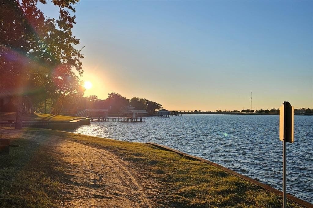 0.16 acres in Henderson County - photo 4