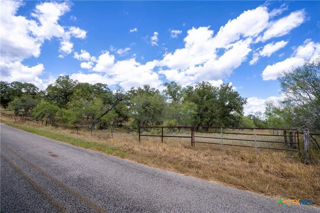 38.82 acres in Guadalupe County - photo 18