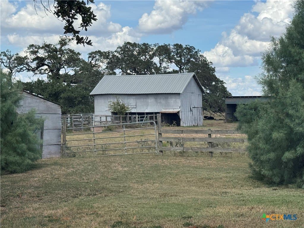 136.42 acres in DeWitt County - photo 16