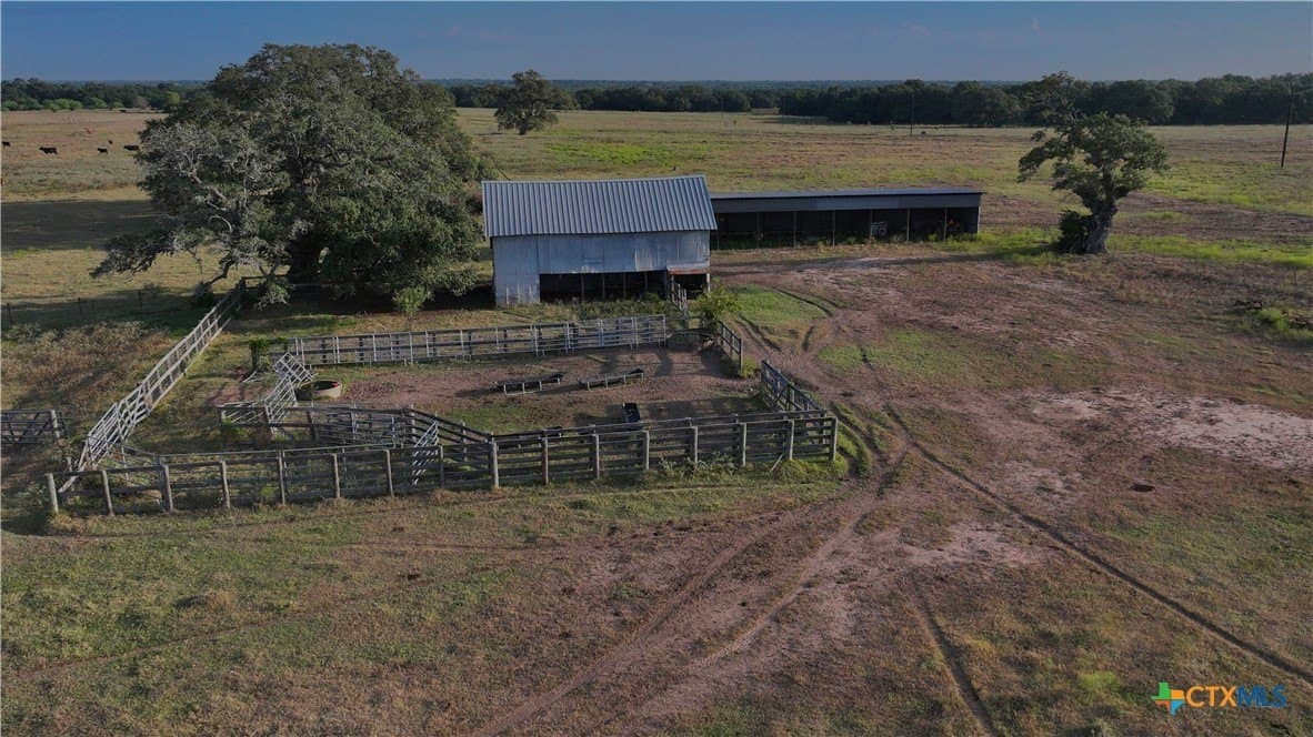 136.42 acres in DeWitt County - photo 9