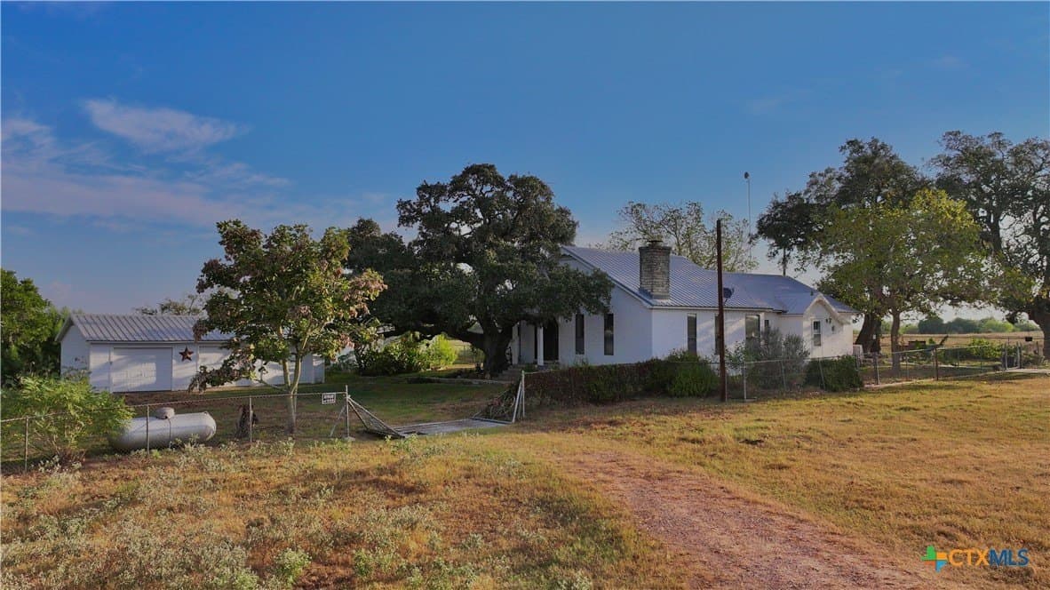 136.42 acres in DeWitt County - photo 46