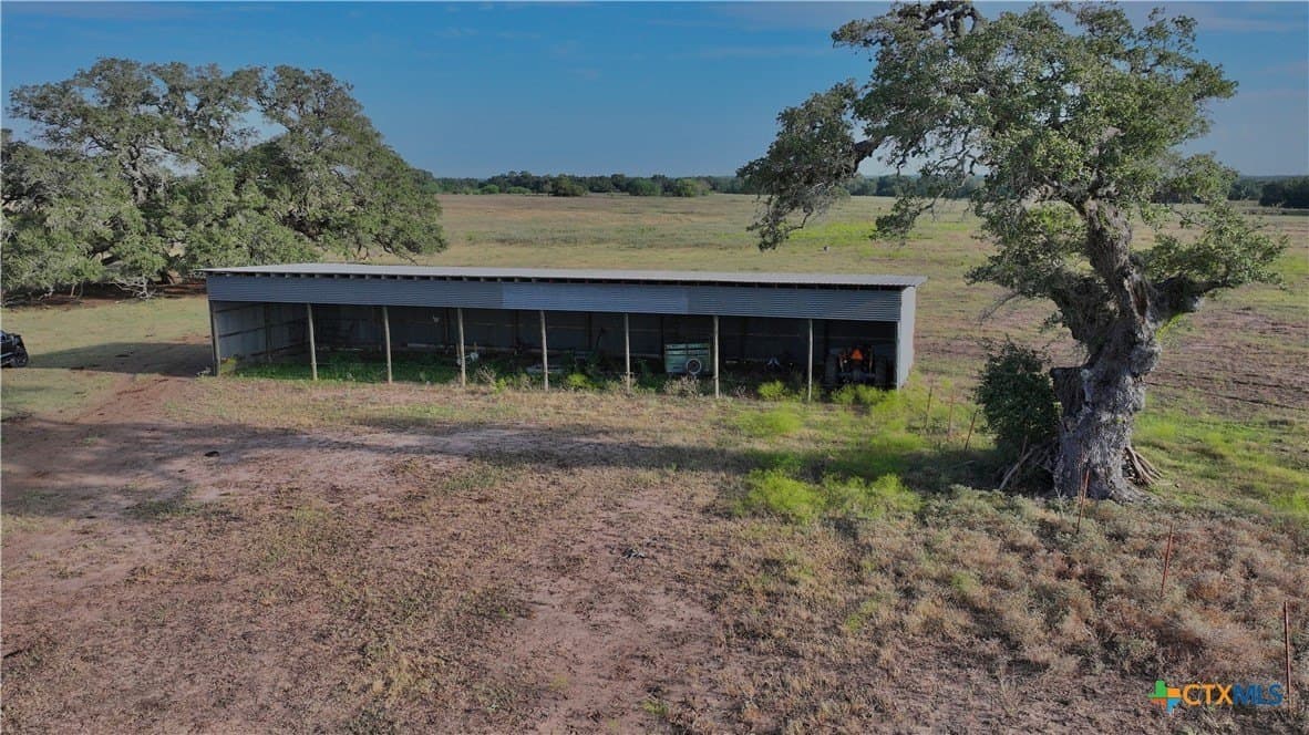 136.42 acres in DeWitt County - photo 10