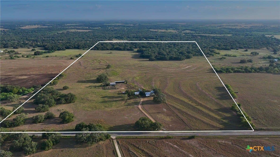 136.42 acres in DeWitt County - photo 2