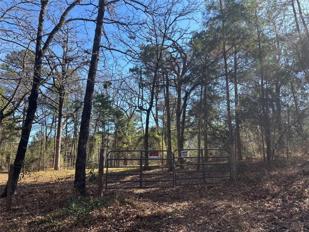 310 Private Road 8570