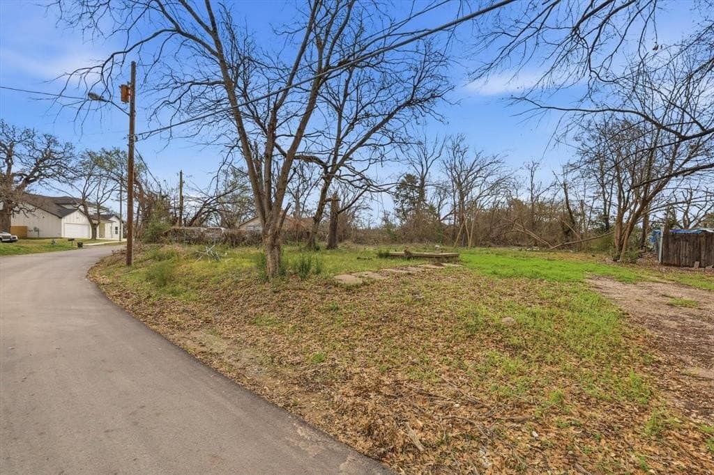 0.3 acres in Kaufman County - photo 2