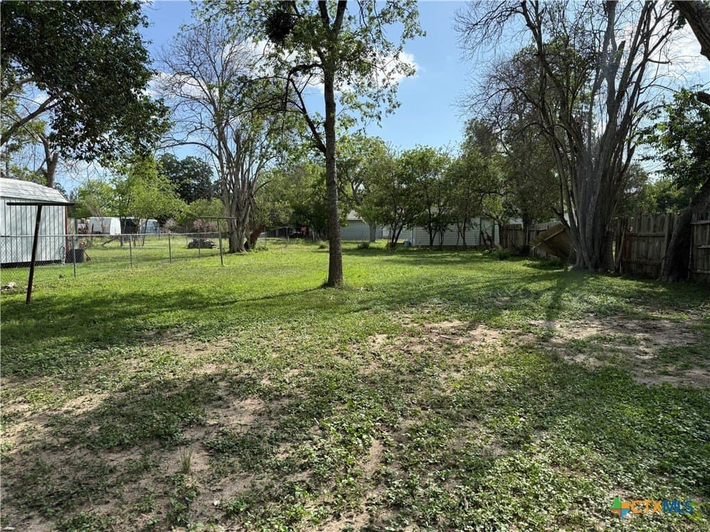 0.18 acres in Comal County - photo 4